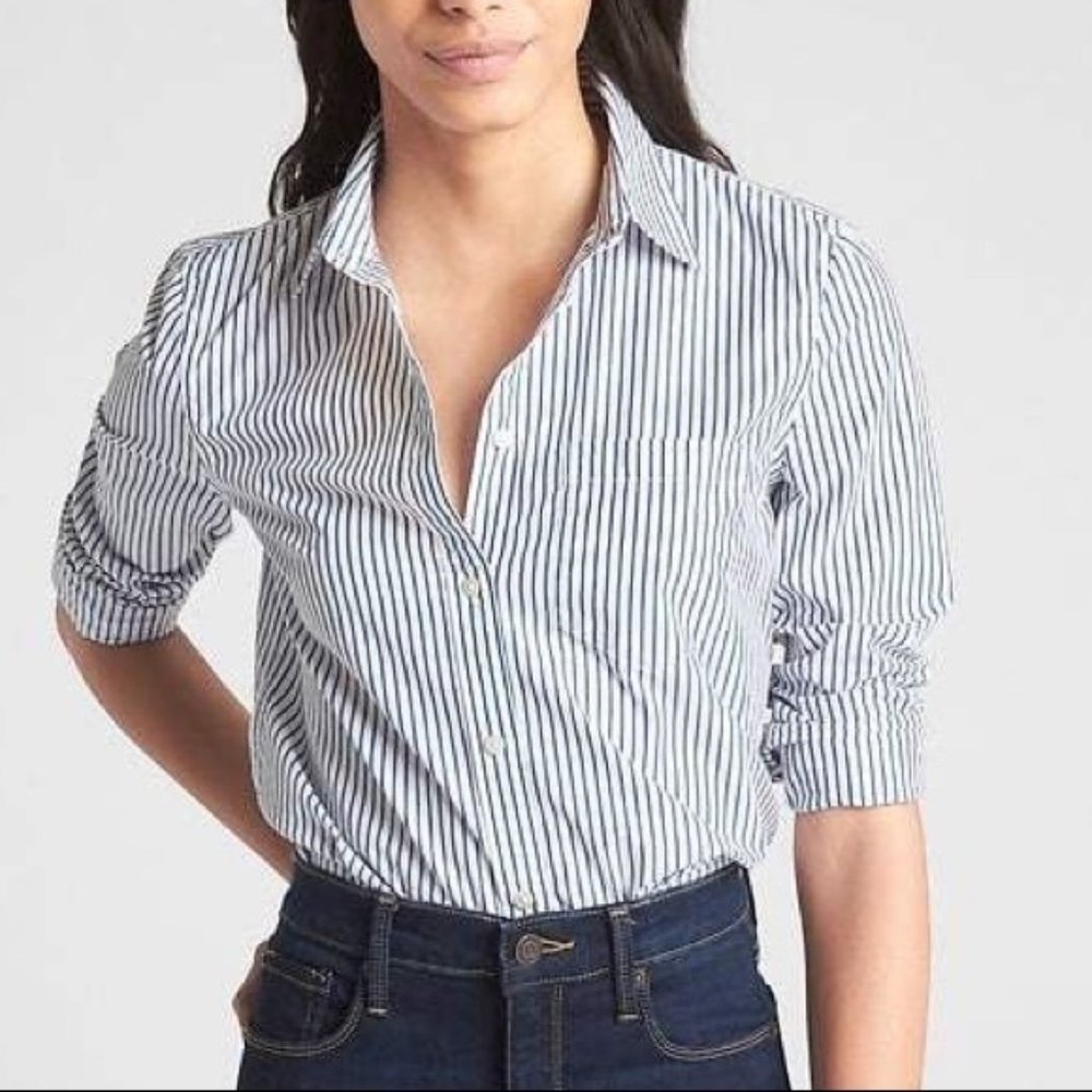 NWT Gap Fitted Boyfriend Shirt - Oxford - Small